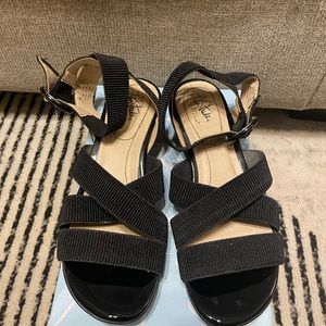 Women’s black sandal